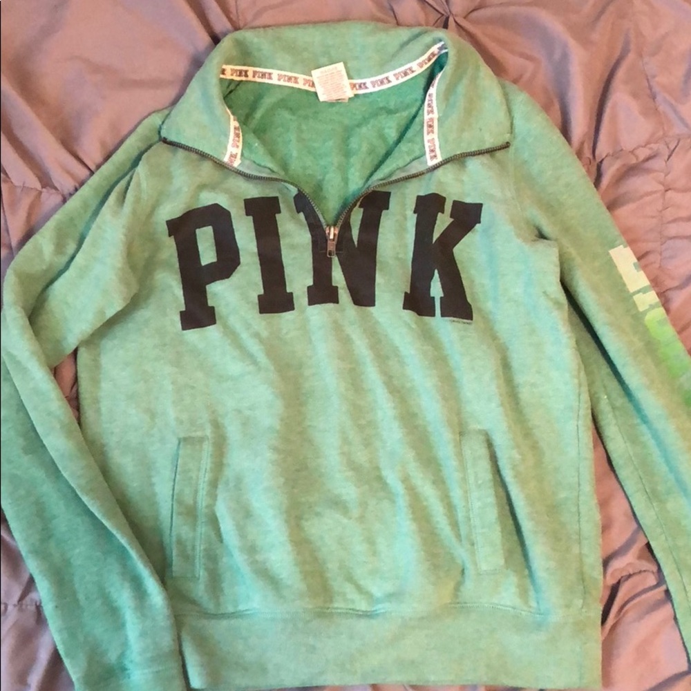 Size extra small Victoria’s Secret pullover